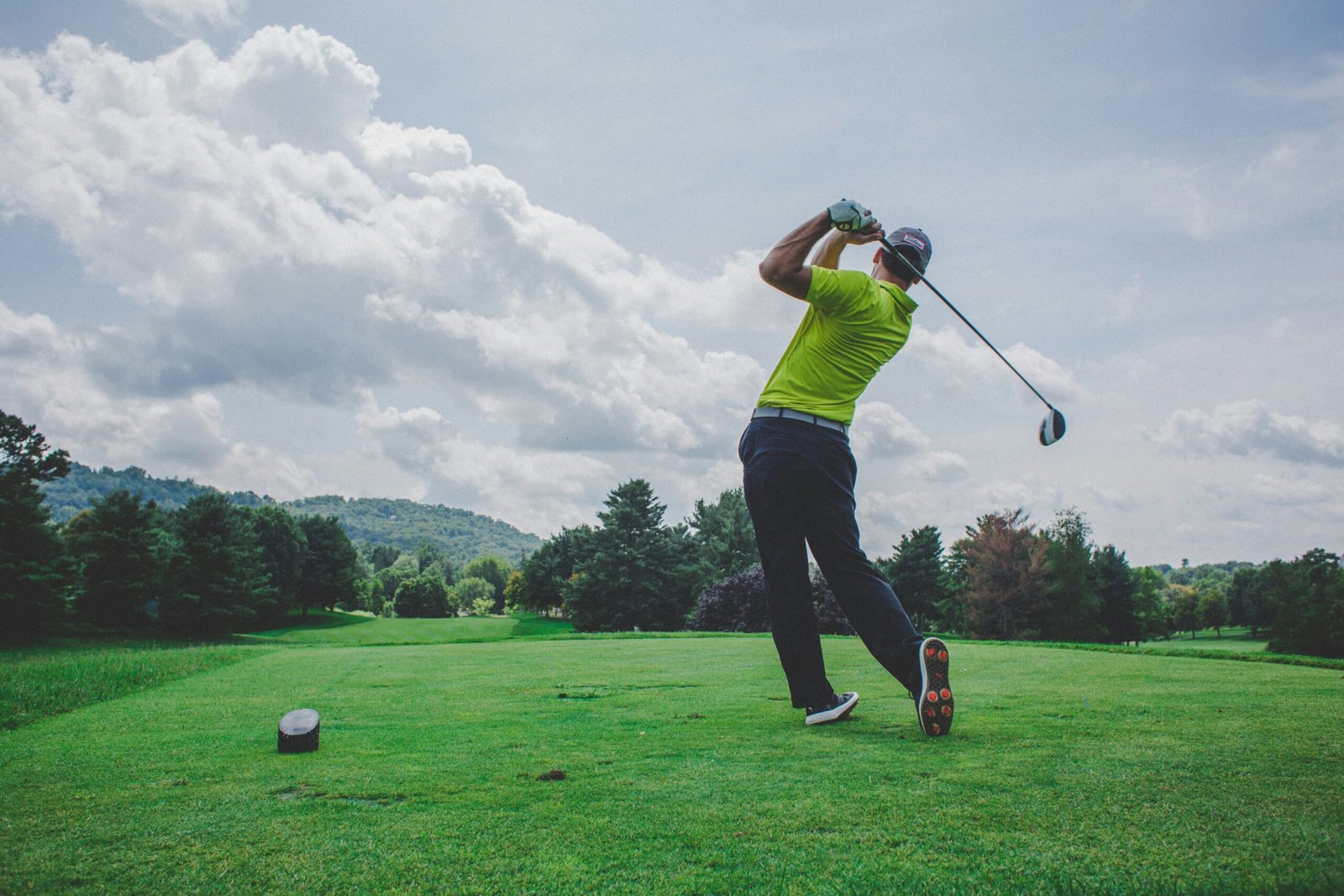 How to Keep Your Weight Forward for Better Golf Contact