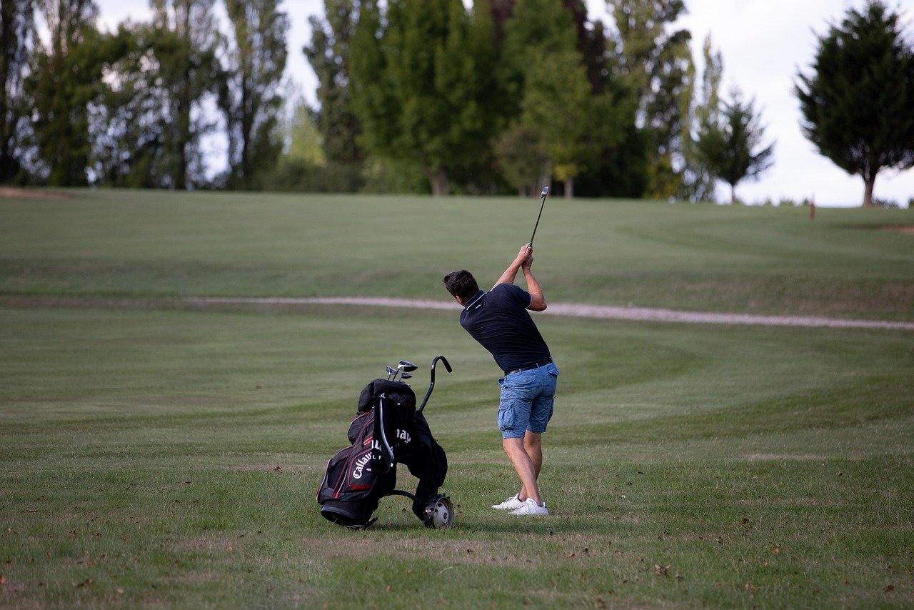 https://www.youtube.com/watch?v=U_j9GvpEyns - Improve Your Golf Swing With Three Simple Daily Drills